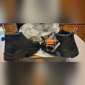 Thorogood Chukka Boots - Men's